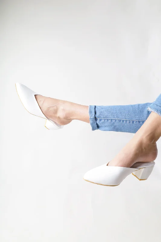 Trendy Chunky Heel Pumps for Casual Wear--Pointy Toe Block Heels - White