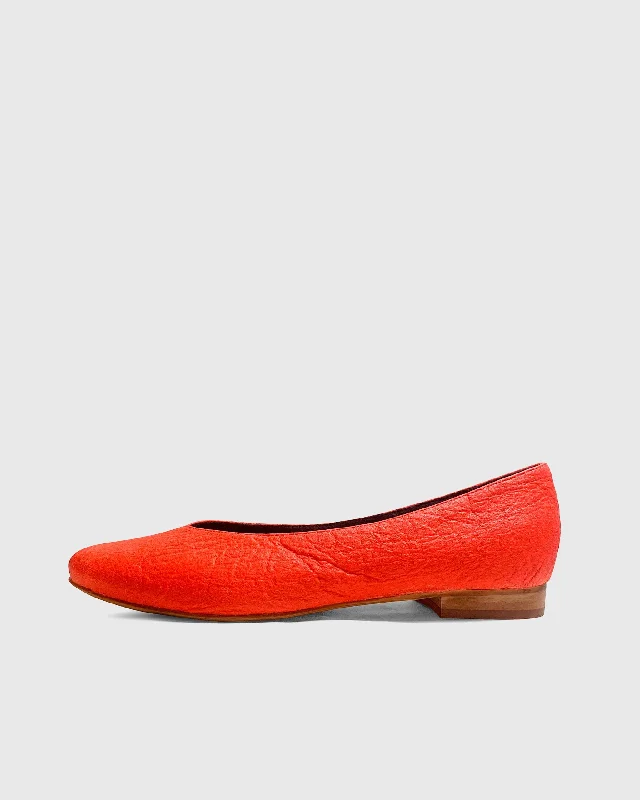 Versatile Heeled Sandals for Any Occasion---Pumps Paprika Pina ballerinas made of Pinatex