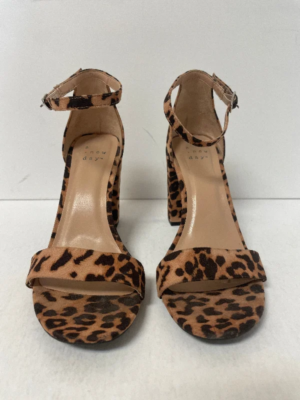 Shoes Heels Block By A New Day In Animal Print, Size: 6---Fashionable Kitten Heels for Date Night