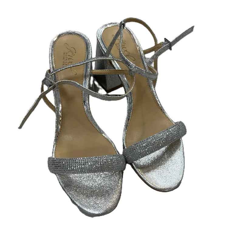 Shoes Heels Block By Badgley Mischka In Silver, Size: 8.5---Fashionable Kitten Heels for Date Night