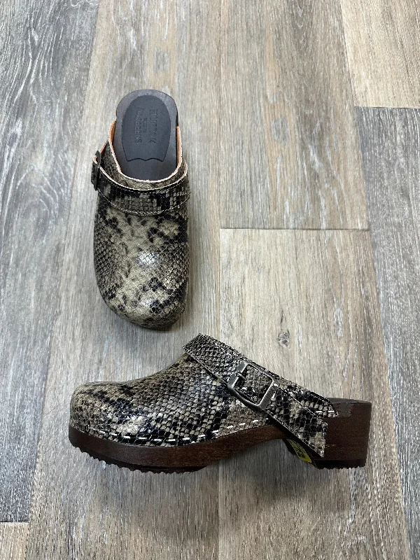 Shoes Heels Block By Hasbeens In Snakeskin Print, Size:6---Fashionable Kitten Heels for Date Night