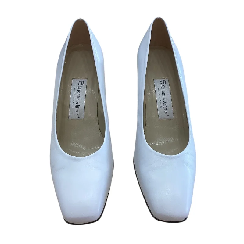 Shoes Heels Block By Etienne Aigner In White, Size: 8.5---Fashionable Kitten Heels for Date Night