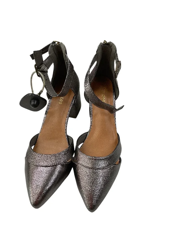 Shoes Heels Block By Maurices In Silver, Size: 7---Fashionable Kitten Heels for Date Night