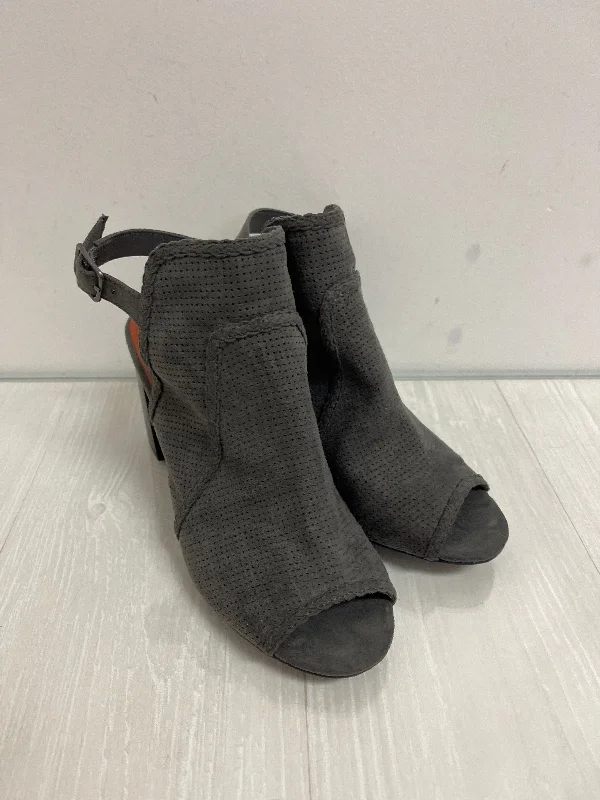 Shoes Heels Block By Mia In Grey, Size: 10---Fashionable Kitten Heels for Date Night