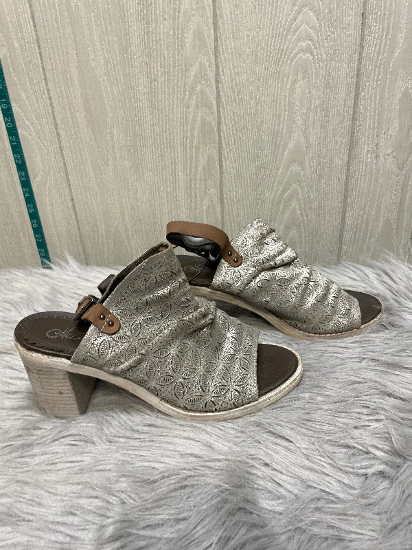 Shoes Heels Block By Naughty Monkey In Silver, Size: 8---Fashionable Kitten Heels for Date Night