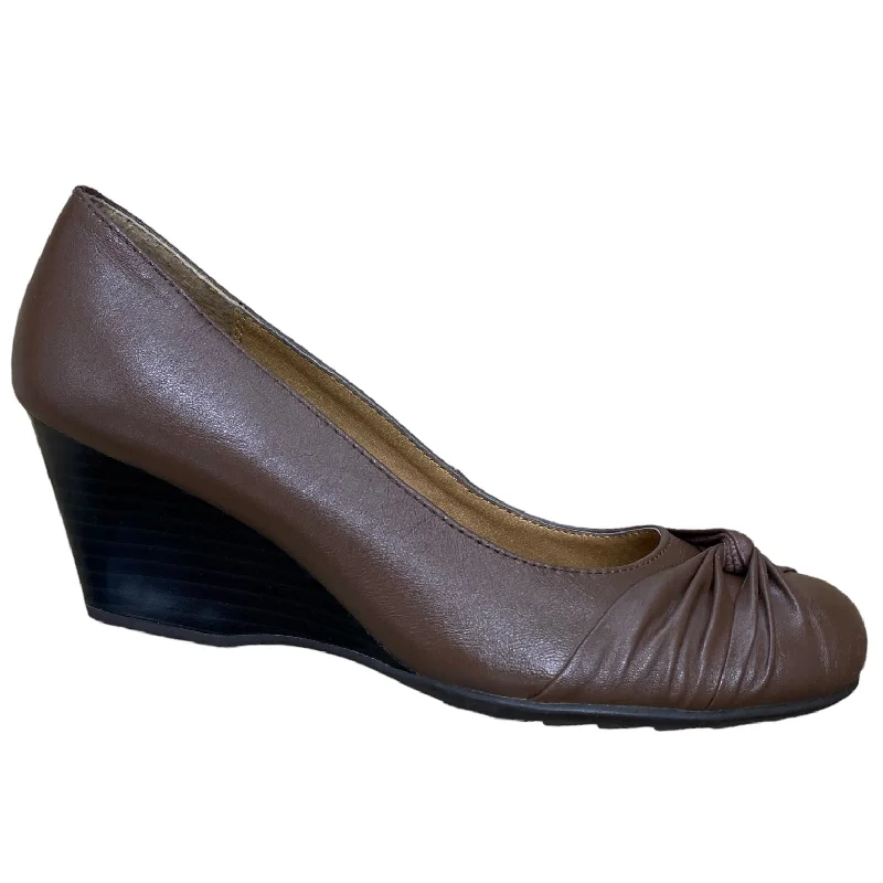 Shoes Heels Block By Sofft In Brown, Size: 8---Fashionable Kitten Heels for Date Night