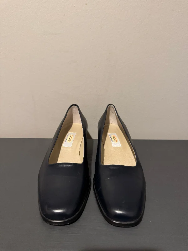 Shoes Heels Block By Talbots In Navy, Size: 7---Fashionable Kitten Heels for Date Night