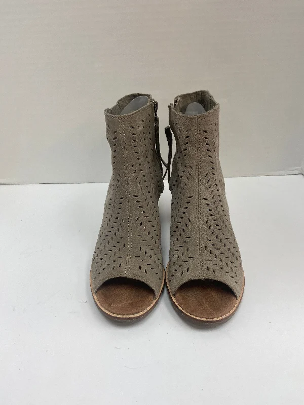 Shoes Heels Block By Toms In Beige, Size: 7---Fashionable Kitten Heels for Date Night