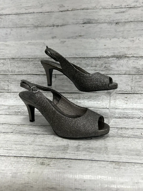 Stiletto Heel Pumps with Perfect Fit--Shoes Heels Stiletto By Life Stride  Size: 6-Fashionable & Classic