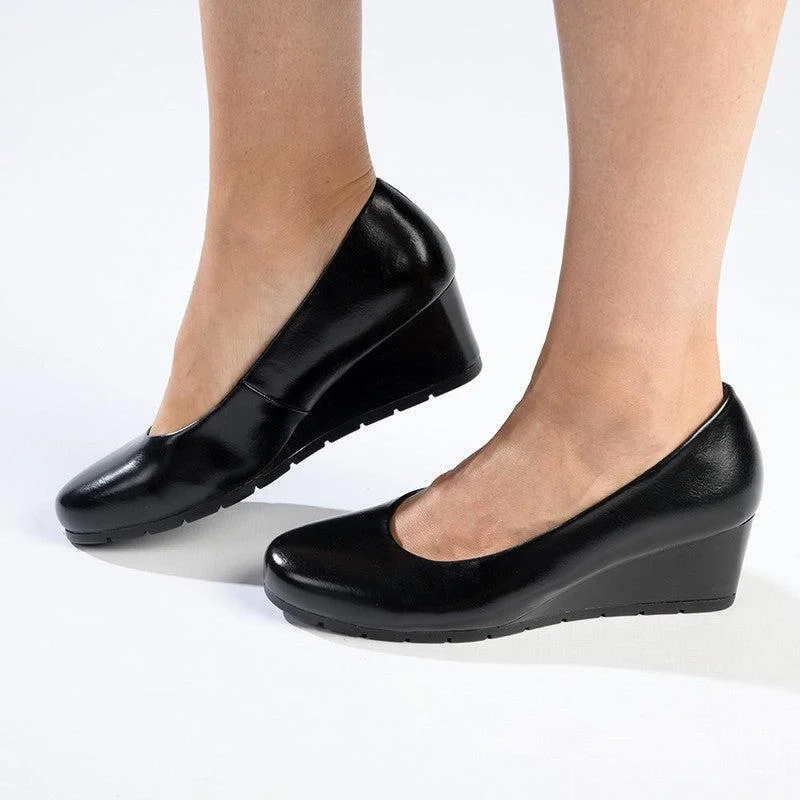 Soft Style By Hush Puppies Mihewi Wedge Court - Black---Fashionable Kitten Heels for Date Night