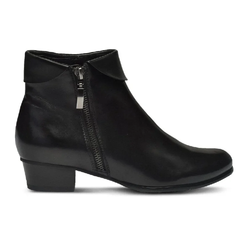 Spring Step Women's Stockholm Black Leather---Comfortable Leather Pumps for Office and Everyday Wear