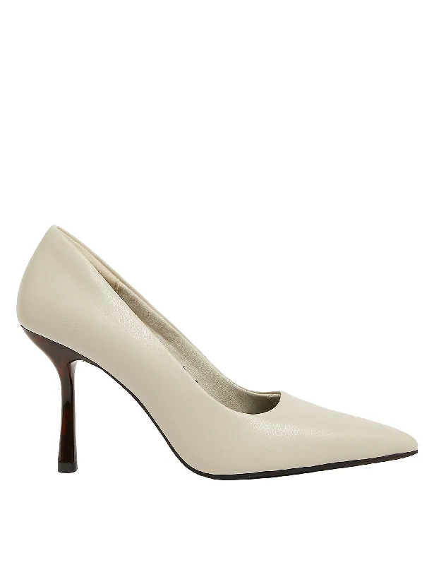 Statement Pointed Court Shoes---Fashionable Kitten Heels for Date Night