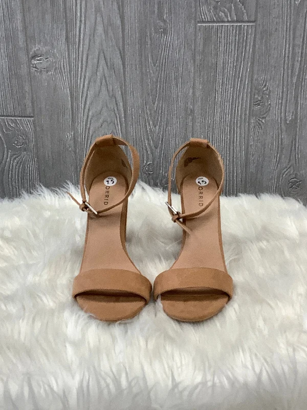 Tan Shoes Heels Block Torrid, Size 9.5---Fashionable Kitten Heels for Date Night