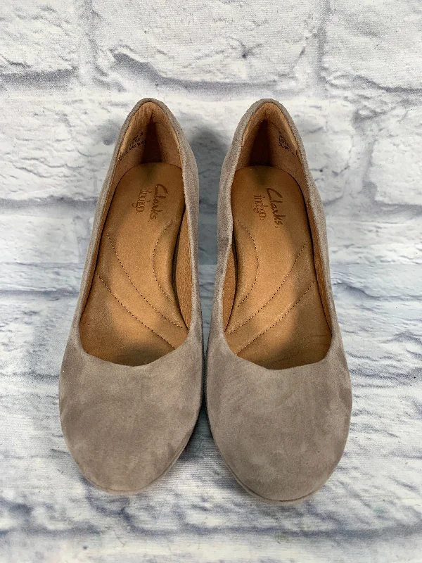 Stiletto Heel Pumps with Perfect Fit--Taupe Shoes Heels Stiletto Clarks, Size 6.5-Fashionable & Classic