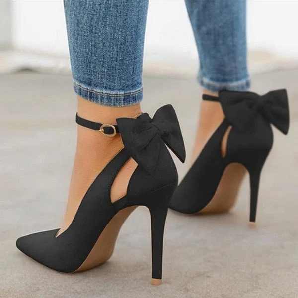 Black Pumps