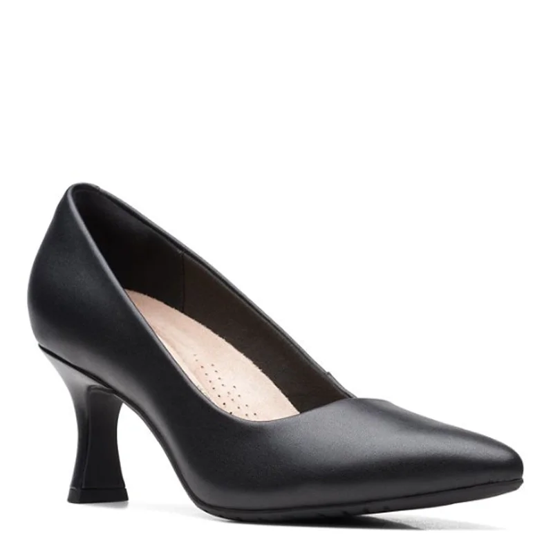 Women's Clarks, Kataleyna Gem Pump---Fashionable Kitten Heels for Date Night