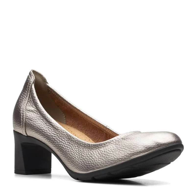 Women's Clarks, Neiley Pearl Pump---Fashionable Kitten Heels for Date Night