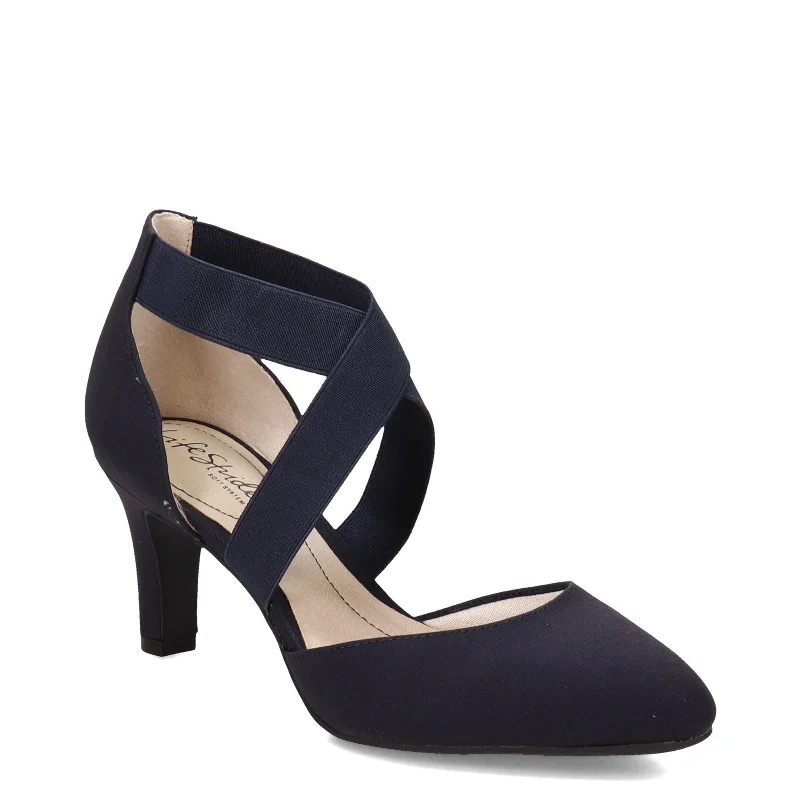 Women's LifeStride, Gallery Pump---Fashionable Kitten Heels for Date Night