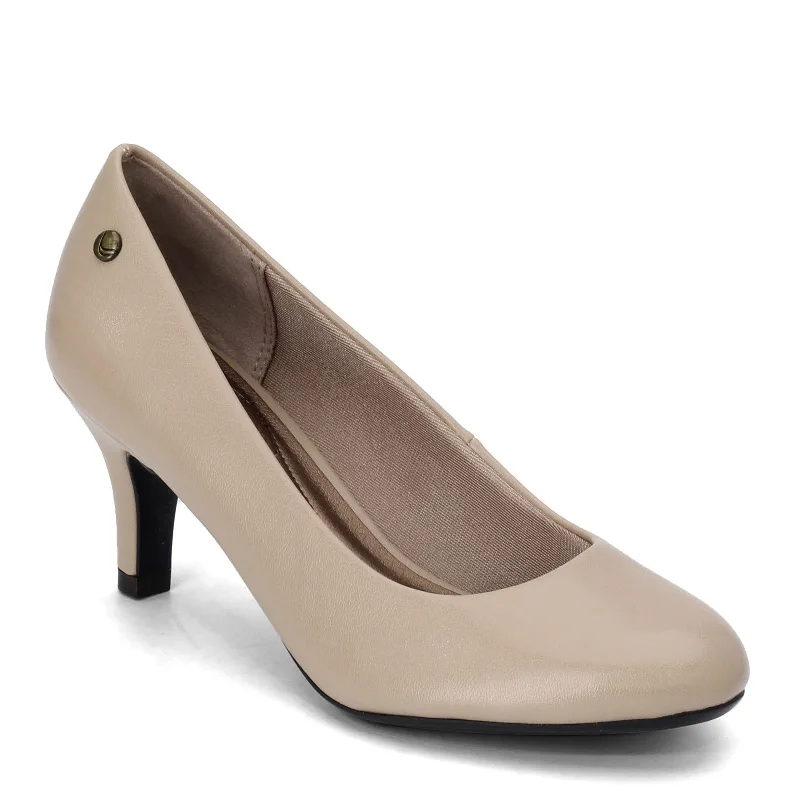 Women's LifeStride, Parigi Pump---Fashionable Kitten Heels for Date Night