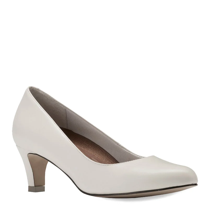 Women's Ros Hommerson, Joy II Pump---Fashionable Kitten Heels for Date Night